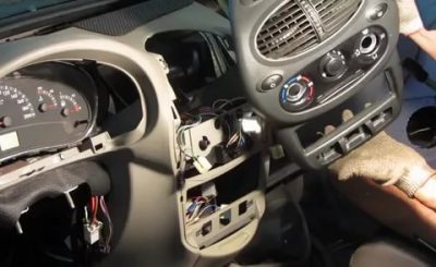 Как снять щиток приборов на калине?