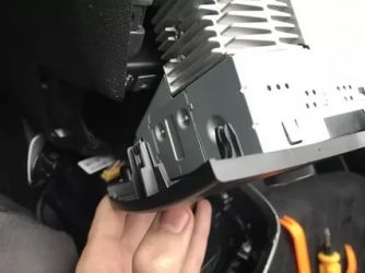 Как снять штатную магнитолу Лада гранта?