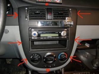 Как снять штатную магнитолу на шевроле лачетти?