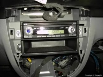 Как снять штатную магнитолу на шевроле лачетти?