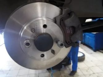 Как снять тормозной диск Лада гранта?