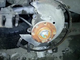 Как снять тормозной диск Лада гранта?