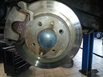 Как снять тормозной диск Лада гранта?