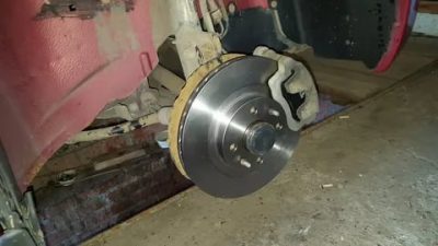 Как снять тормозной диск Лада гранта?