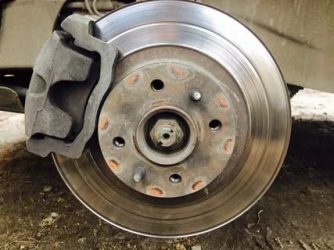 Как снять тормозной диск Лада гранта?