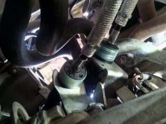 Как снять тросики переключения передач на гранте?