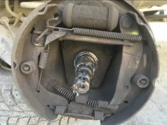 Как собрать задние тормозные колодки дэу нексия?