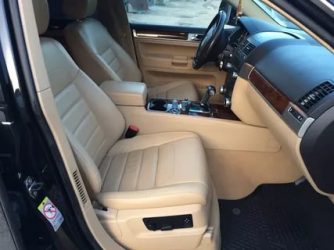 Как ухаживать за светлым салоном автомобиля?