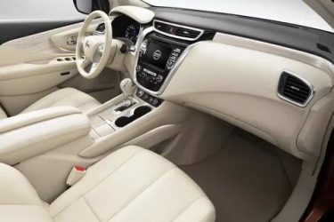 Как ухаживать за светлым салоном автомобиля?