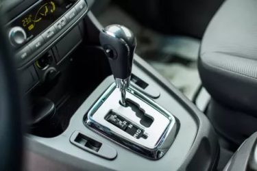 Как управлять автомобилем с АКПП?