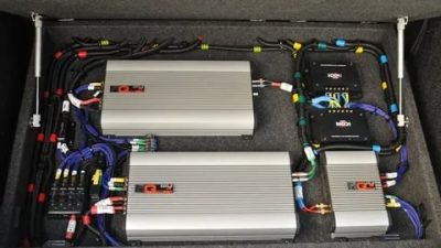 Как установить усилитель в машину своими руками?