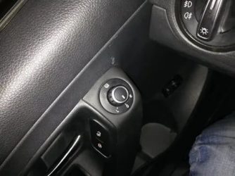 Как включить обогрев зеркал на поло седан?