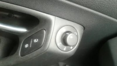 Как включить обогрев зеркал на поло седан?