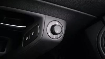 Как включить обогрев зеркал на поло седан?