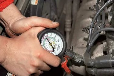 Как замерить компрессию двигателя своими руками?