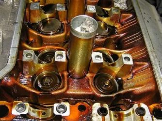 Можно ли лить разное масло в двигатель?