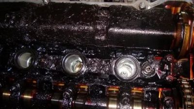 Можно ли лить разное масло в двигатель?