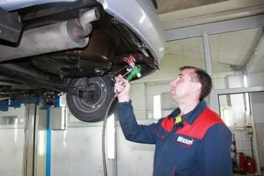 Нужно ли обрабатывать днище нового автомобиля?