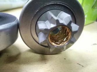 Нужно ли смазывать бендикс стартера?