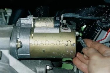 Почему не срабатывает стартер при запуске двигателя?