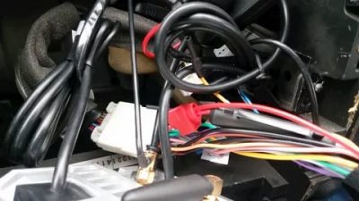 Почему перестало работать радио в машине?
