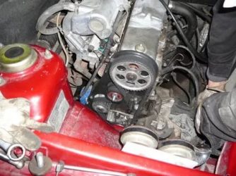 Почему ремень ГРМ сползает от двигателя?