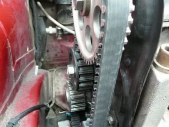 Почему ремень ГРМ сползает от двигателя?
