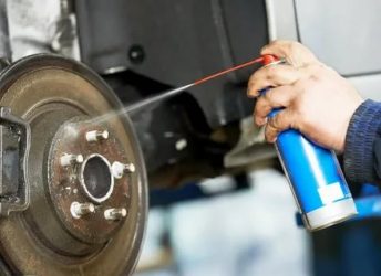 Почему скрипят колодки при торможении на автомобиле?