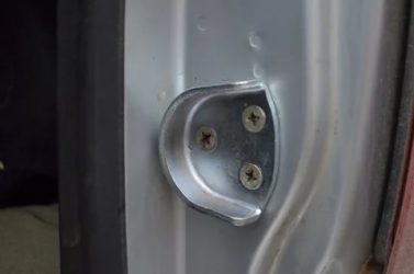 Регулировка задней двери нива шевроле