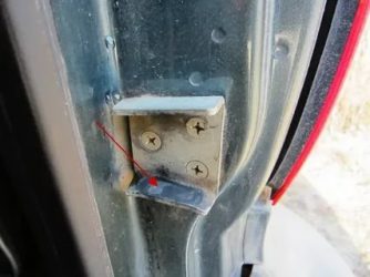 Регулировка задней двери нива шевроле