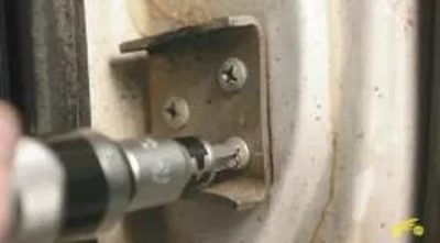 Регулировка задней двери нива шевроле