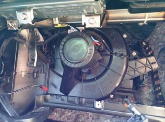 Снятие моторчика печки поло седан