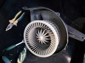 Снятие моторчика печки поло седан