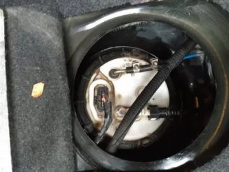 Топливный фильтр на пежо 308 где стоит?