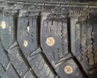 Вылетели шипы на зимней резине что делать?