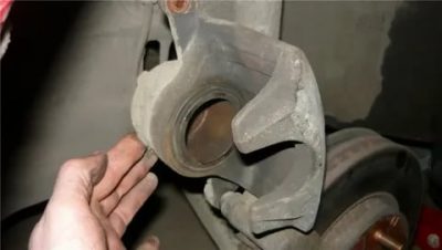 Закис тормозной поршень что делать?