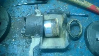 Закис тормозной поршень что делать?