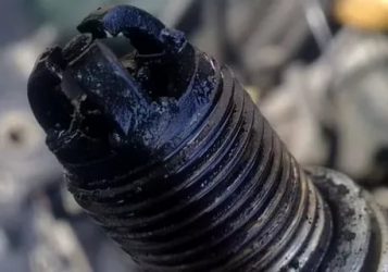 Залило свечи бензином что делать?