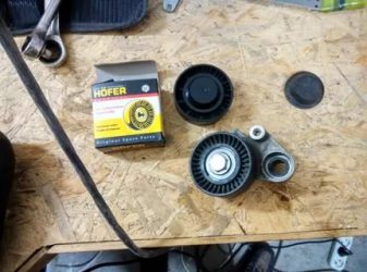 Замена ролика натяжителя ремня генератора Лада гранта