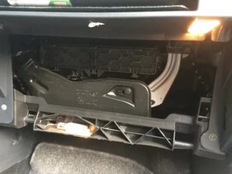 Замена салонного фильтра шкода октавия а4