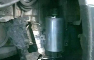 Замена топливного фильтра на дизельном дастере