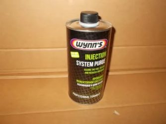 Жидкость для очистки топливной системы бензинового двигателя